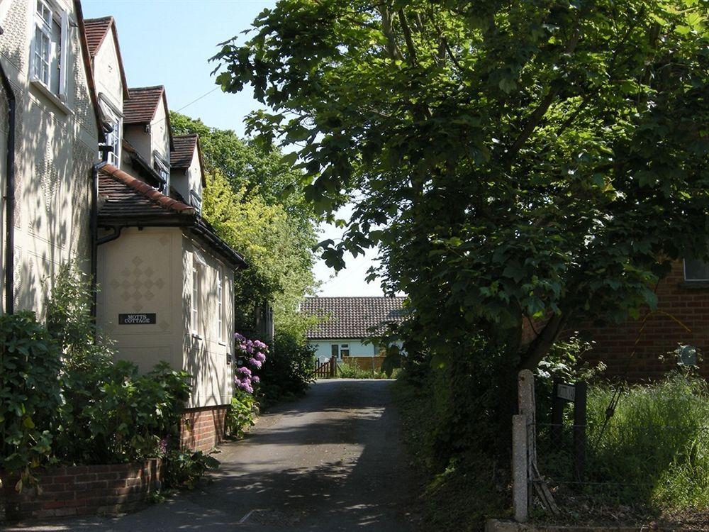 Motts Bed & Breakfast Great Dunmow Extérieur photo